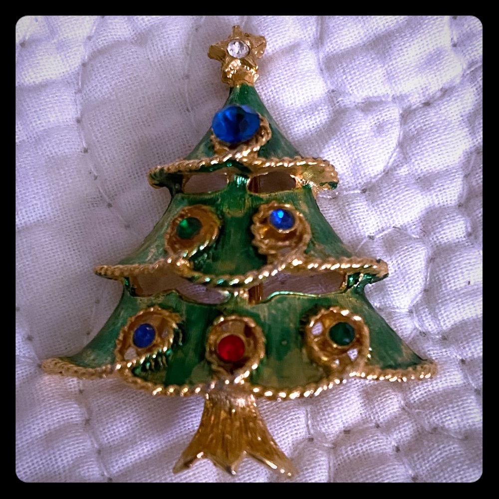 Christmas tree brooch Antique